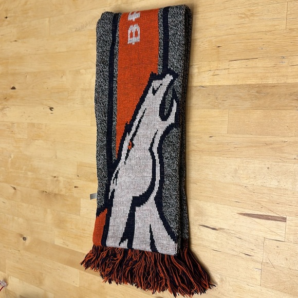 Denver Broncos Scarf-New with Tags - Picture 3 of 4